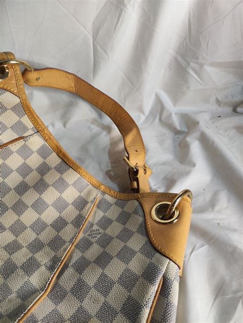 louis vuitton bag removed from letgo